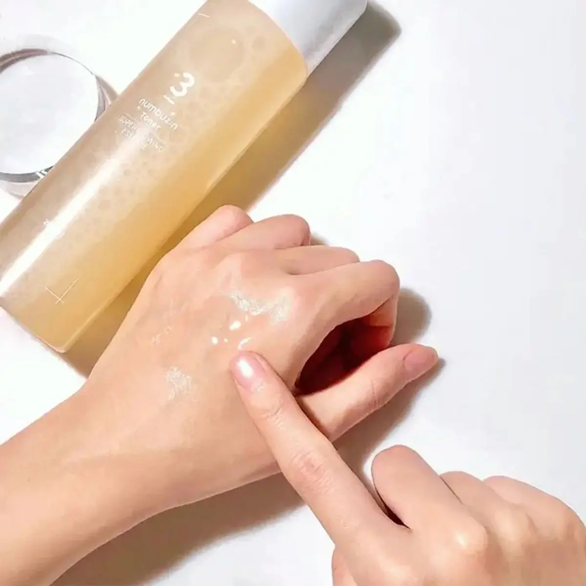 No.3 Super Glowing Essence Toner 200mL - Image 3