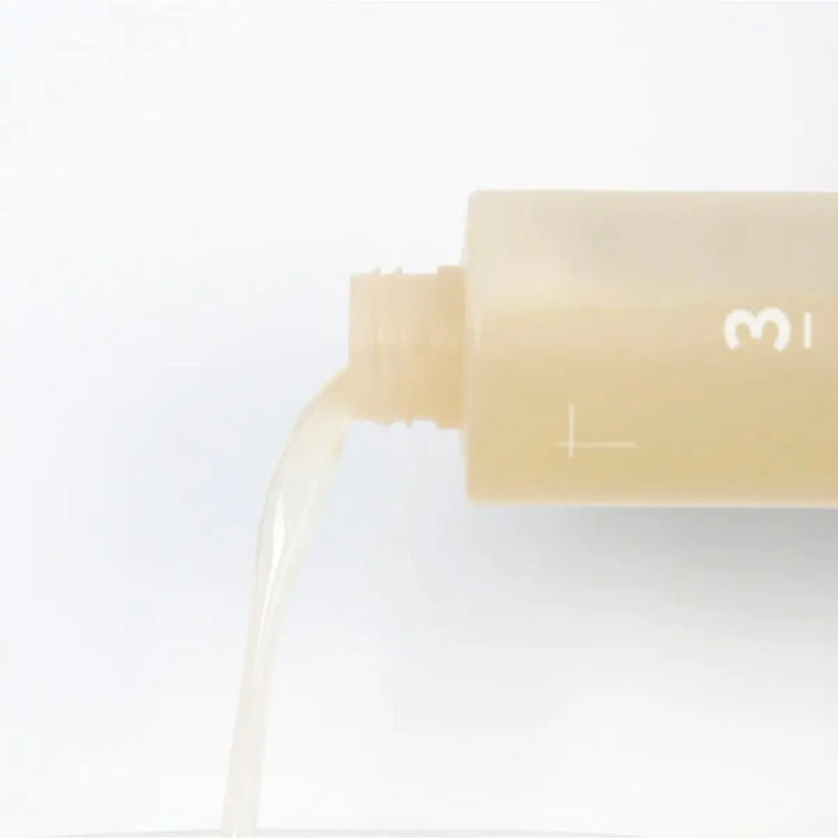 No.3 Super Glowing Essence Toner 200mL - Image 4